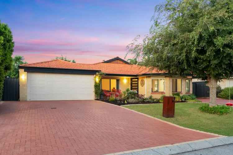 Stunning 4-Bed Family Home Baldivis Resort Style Pool Quiet Street