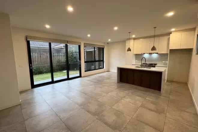 House For Rent , 34, Clydesdale Road, Melbourne, Victoria