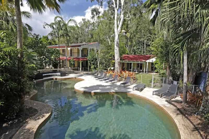 Live the dream. Your own private oasis in Paradise!