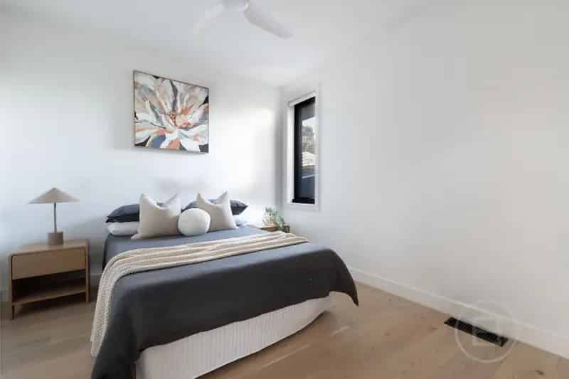 Apartment For Sale , 21, Neville Street, Melbourne, Victoria