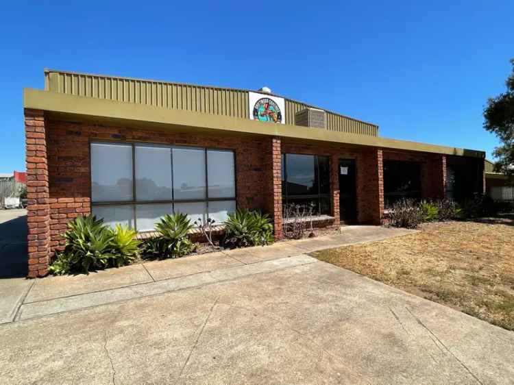 Warehouse For Lease Lonsdale SA 860sqm High Clearance