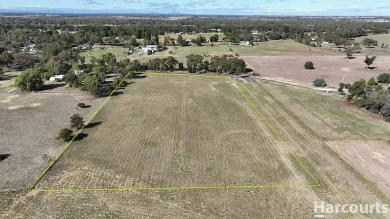 Buy Rural Living Land in Quantong with Lifestyle Features