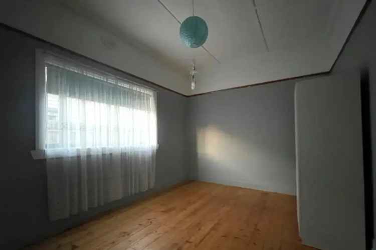 House For Rent , 10, Carthew Grove, Melbourne, Victoria