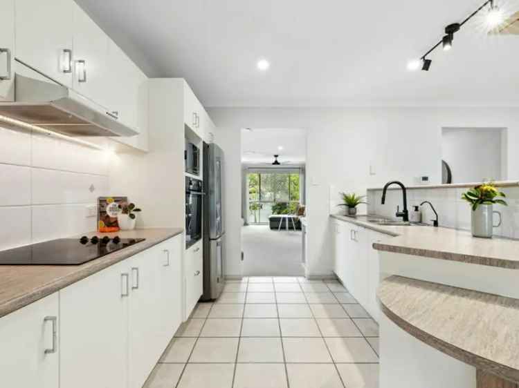 Coastal Convenience Family Home Near Mooloolaba Beach