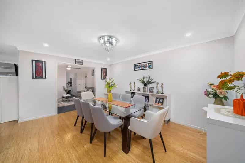 Huge Family Living in an Unbeatable Location!
