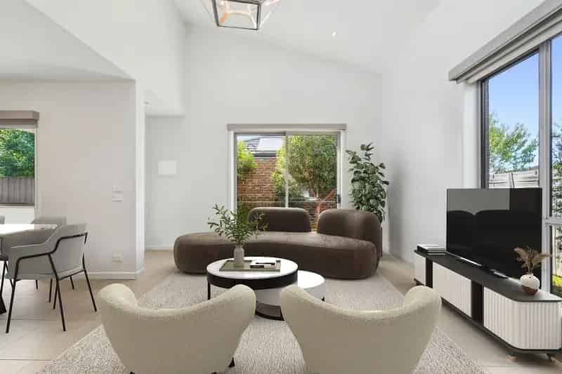 Charming & Convenient Living in the Heart of Reservoir!
