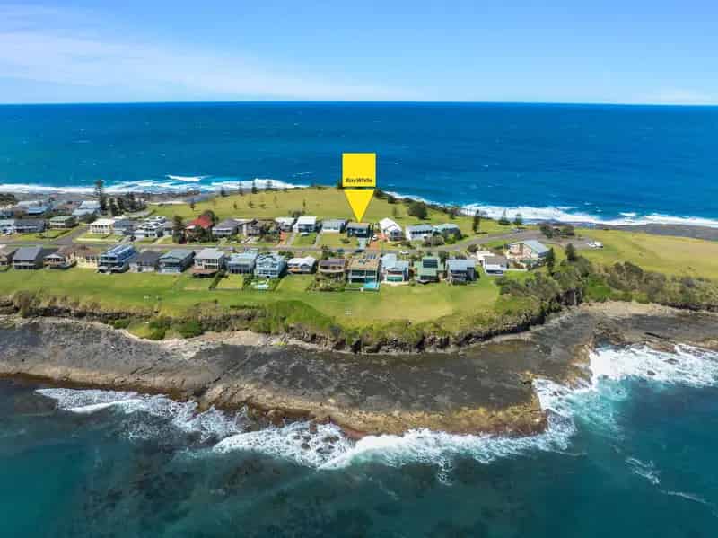 Buy Coastal Retreat with Stunning Views in Gerroa