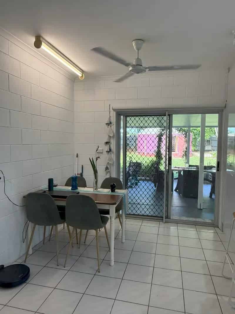 FUNISHED ROOM AVAILABLE - JCU MINUTES AWAY - ALL INCLUSIVE