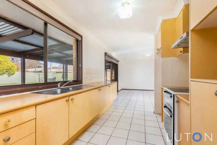 House For Rent in District of Tuggeranong, Australian Capital Territory