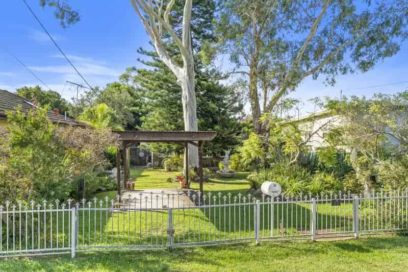 Real Estate For Sale - 15 Bullecourt Avenue - Engadine , NSW