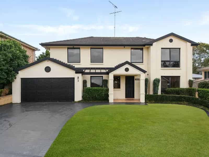 Spacious Clarendon Home with Pool in a Quiet Cul-De-Sac!