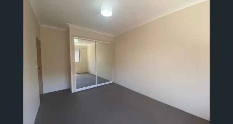 2 Bedroom Apartment Near Schools and Shops Harris Park NSW