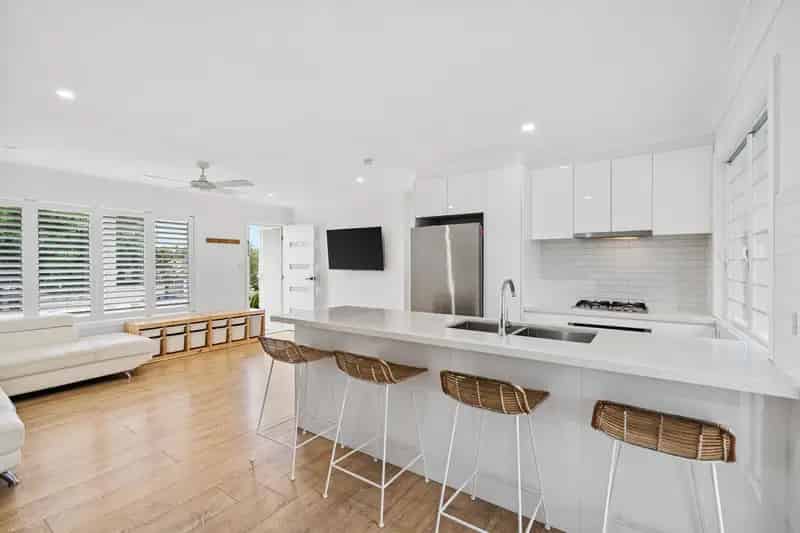 Real Estate For Sale - 40 Lucas Crescent - Berkeley Vale , NSW