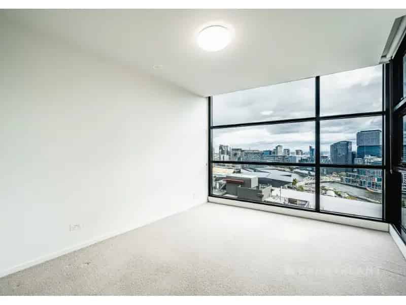 Tiara Apartment!