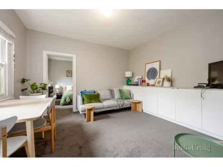 One Bedroom Home In Prime East Melbourne Location