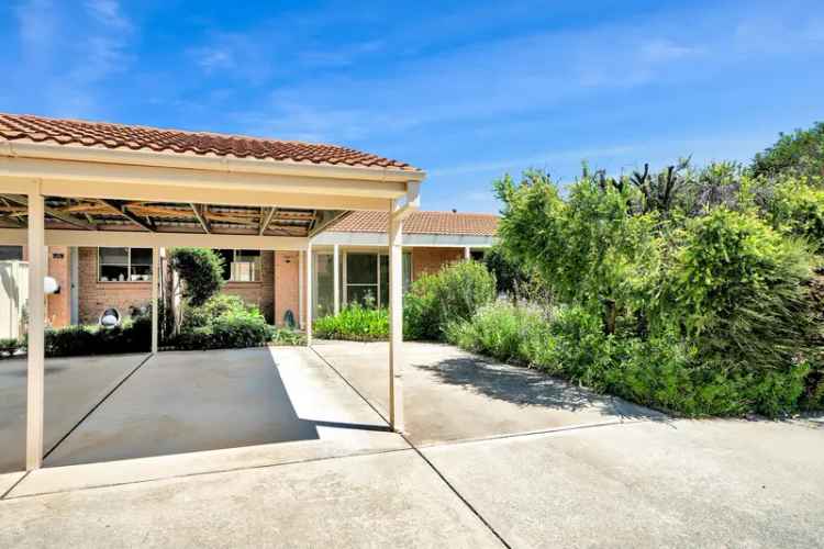 Spacious Townhouse in the heart of Jerrabomberra