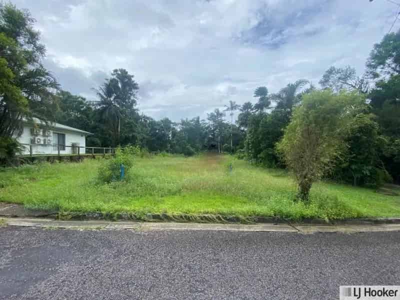 CLEAN SLATE AWAITS YOUR DREAM HOME!