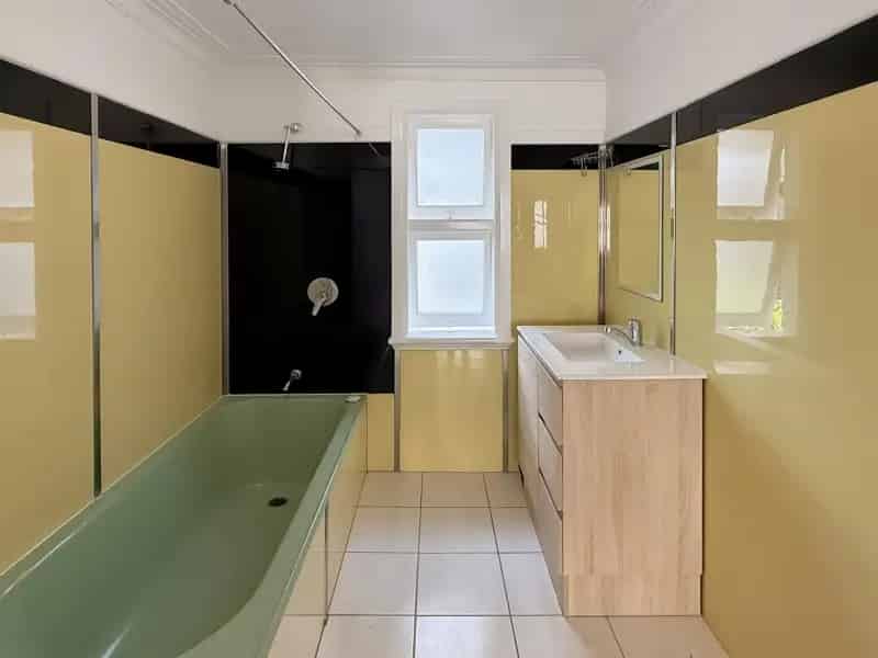Quaint Home Located In Cairns North!