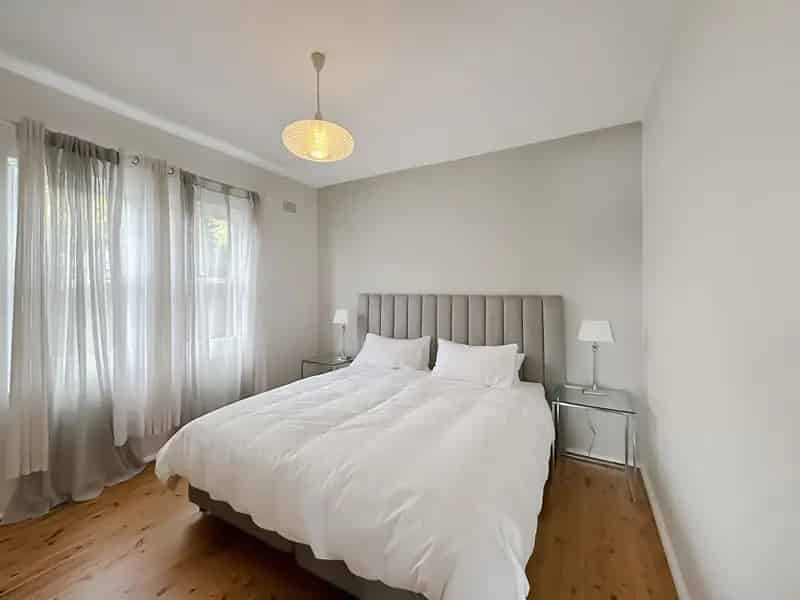 Lease 1 Bedroom House Fully Furnished in Point Clare
