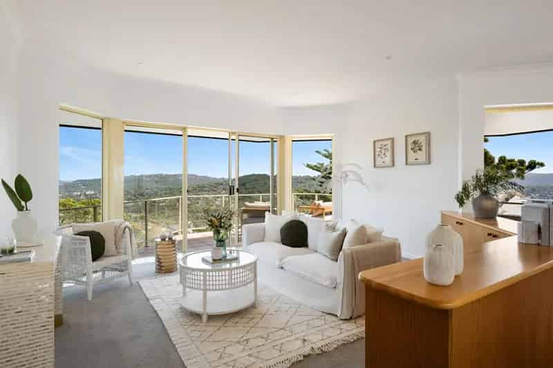 Buy House with Spectacular Ocean Views in Whale Beach