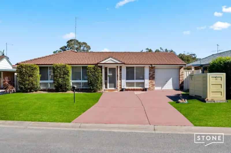Lease 4 Bedroom Family Home in Bligh Park with Modern Features
