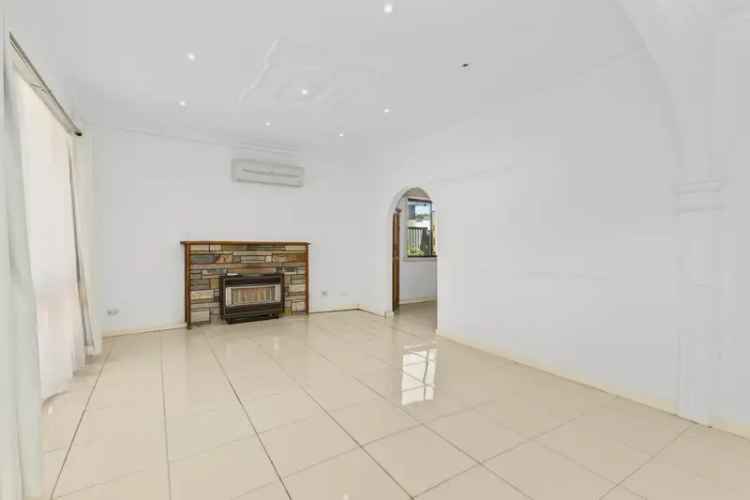 House For Sale in Melbourne, Victoria