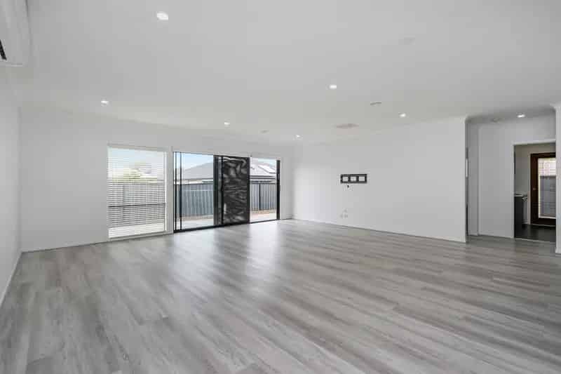 For Lease Large Family Home in Craigieburn with Modern Features
