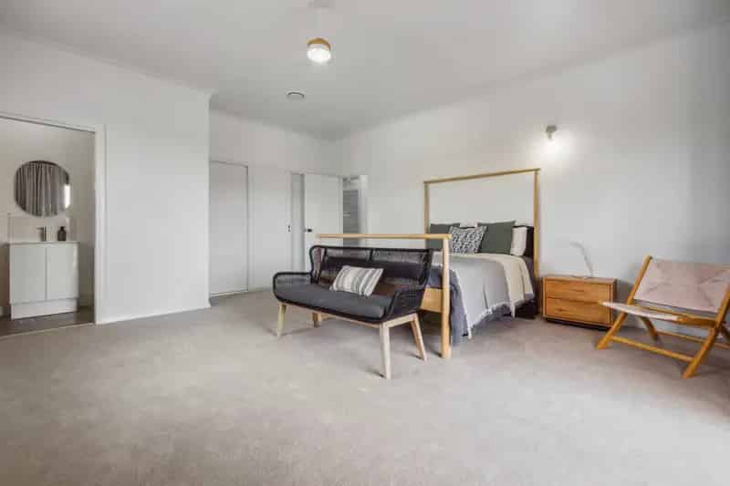 Rent Two Storey Home with Elevated Views in a Perfect Location