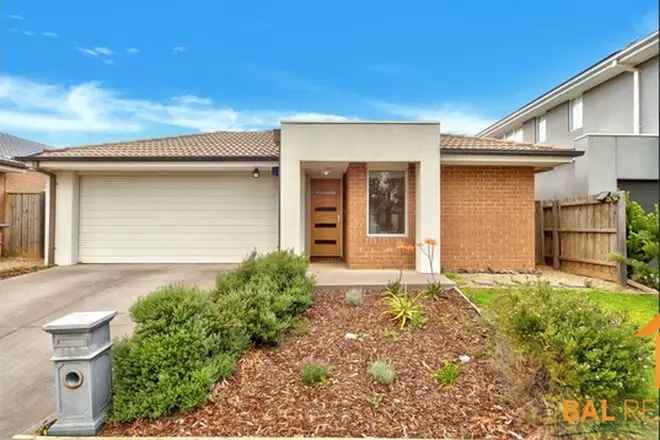 4 Bedroom 2 Bathroom House in Tarneit