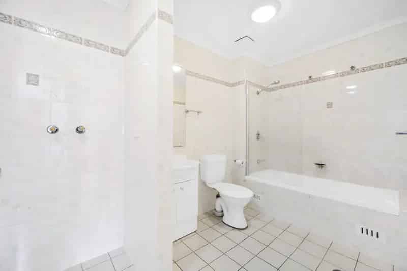PERFECTLY POSITIONED 2 BEDROOM UNIT