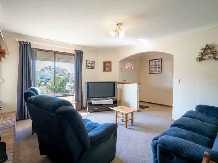 House For Sale in Rockingham, Western Australia