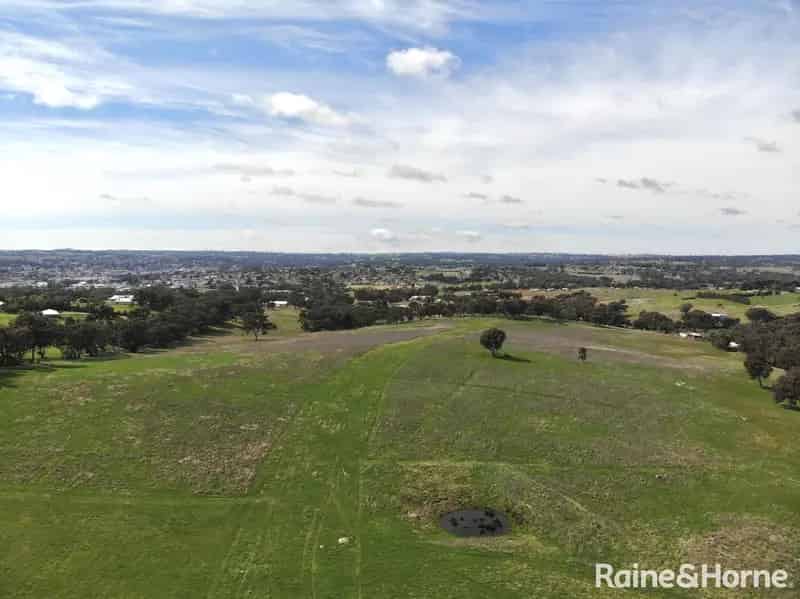 House For Sale , Hilltops Council, New South Wales