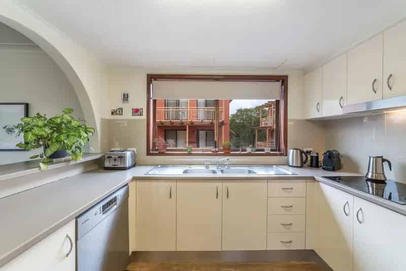 Real Estate For Lease - 3/21 Second Avenue - Broadbeach , QLD