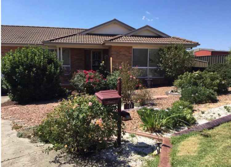 3 Bedroom House with Double Garage and Backyard Close to Schools