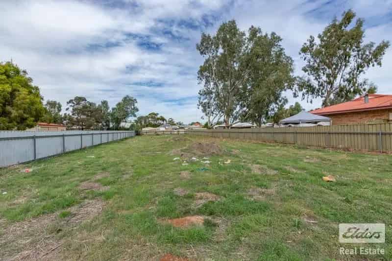 Big Block, Brilliant Location Walk to River, School & Town!