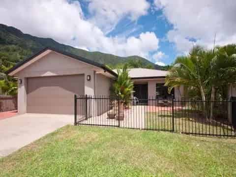 Modern Family Living in a Tranquil Setting - 11 Coccoloba Redlynch