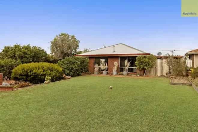 House For Sale , 6, Ryan Court, Bacchus Marsh, Victoria