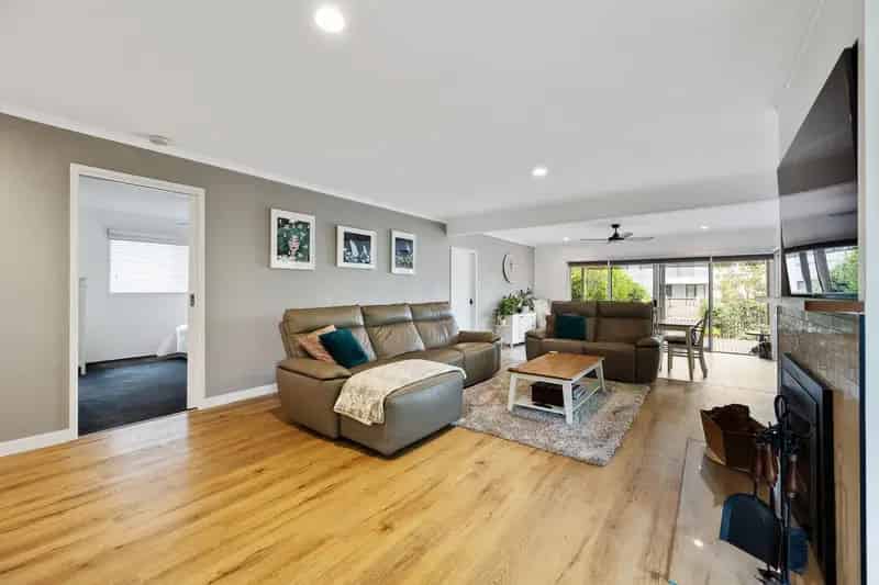 COASTAL LIVING, BEACH AT DOORSTEP