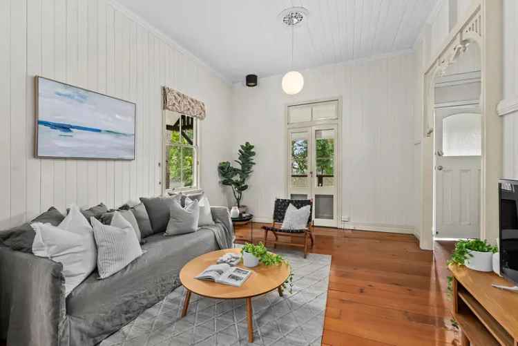 Charming Queenslander on Rare Double Block - A True Bardon Treasure