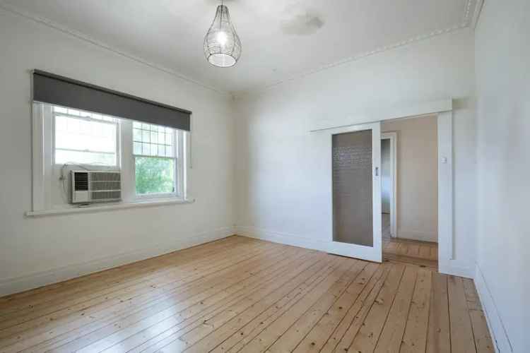 Charming 2 Bed Kennington Home Near Bendigo CBD