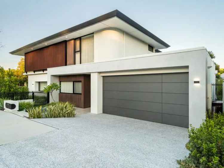 Luxury 5-Bedroom Home in Perth - Two Master Suites, Gourmet Kitchen