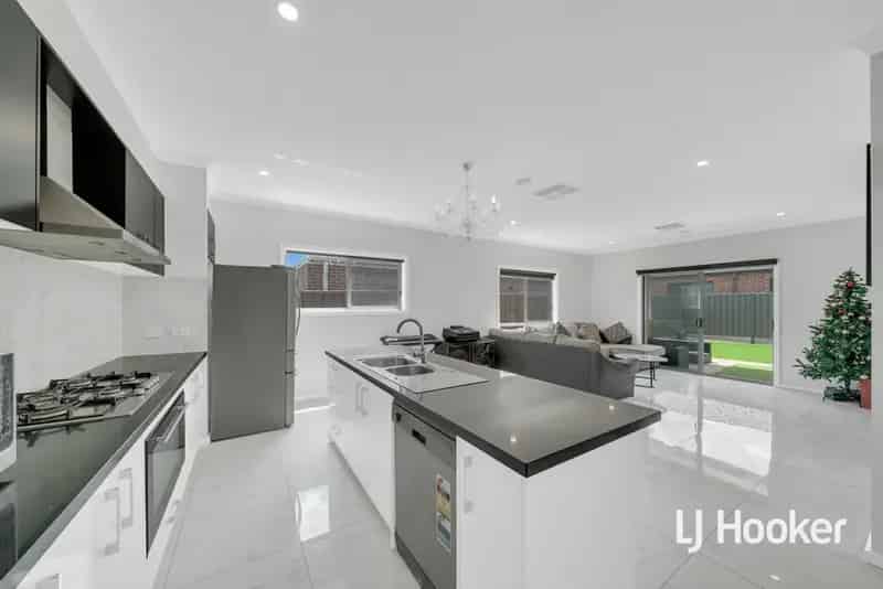 House For Sale , 8, Saunders Street, Melbourne, Victoria