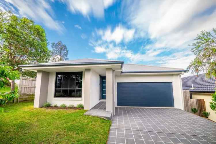 Spacious Modern Home in Springfield Lakes - 3 Beds, Ensuite