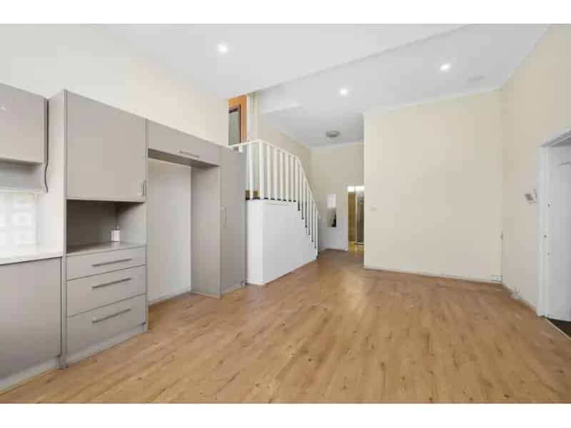 Low Maintenance 5X2 House In North Perth