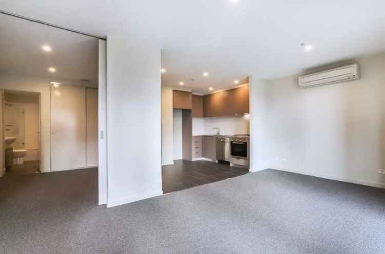 2 Bedroom 2 Bathroom Apartment in Melbourne City