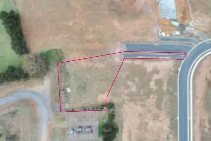 Buy Land in Gunning with Extensive Outdoor Space and Town Services