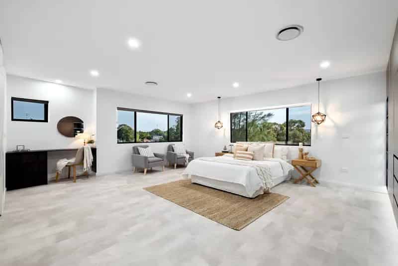 Modern Five Bedroom Home In South Penrith - Only Two Years Old!