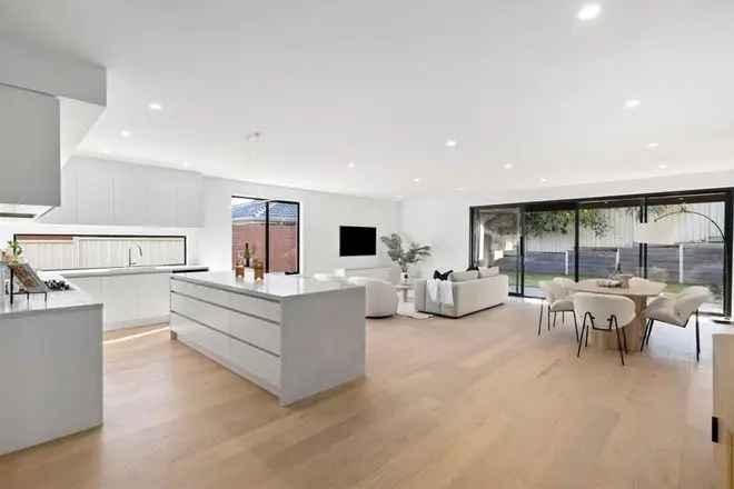 House For Sale in Melbourne, Victoria