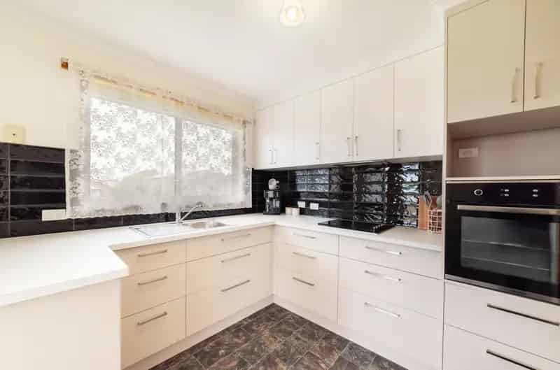 Well Maintained, Convenient, Prime Location!