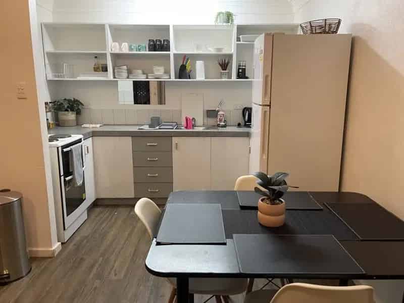 3 bed Unit in Secure Complex!